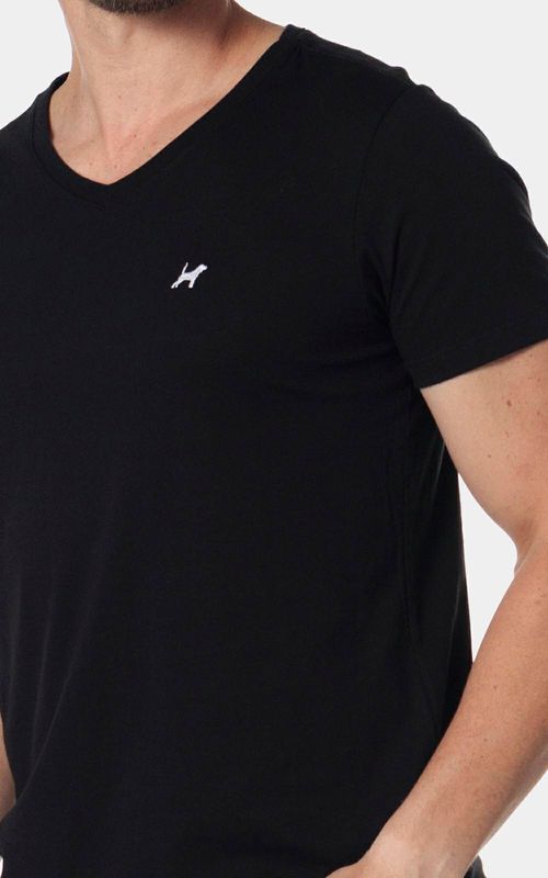 Camiseta básica manga curta com decote v masculina - PRETO