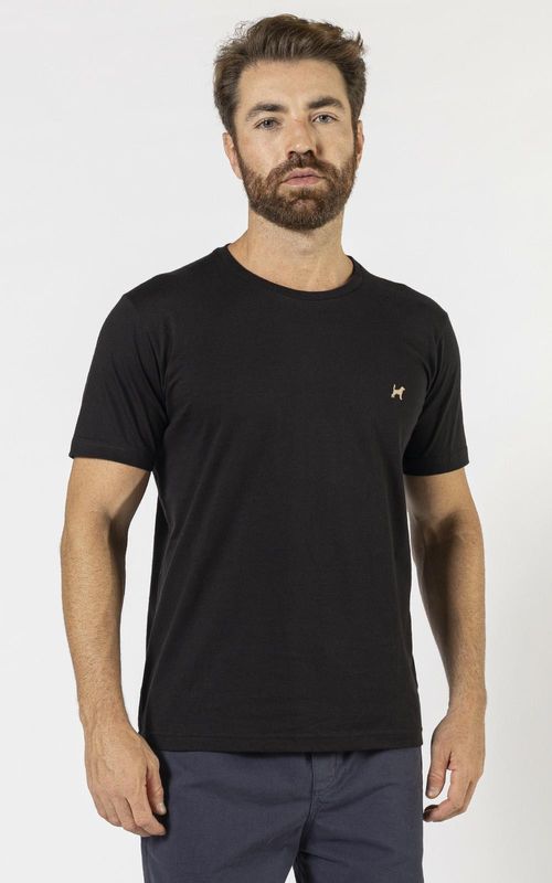 Camiseta básica manga curta masculina com bordado logo no tom da peça. - PRETO