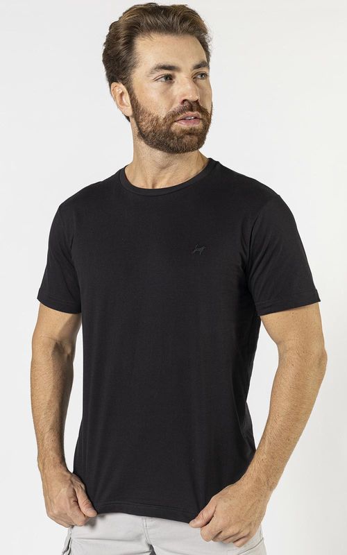 Camiseta básica manga curta masculina com bordado logo no tom da peça. - PRETO