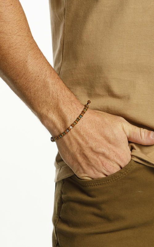 PULSEIRA DE COURO COM METAIS EM ZAMACK - PRETO